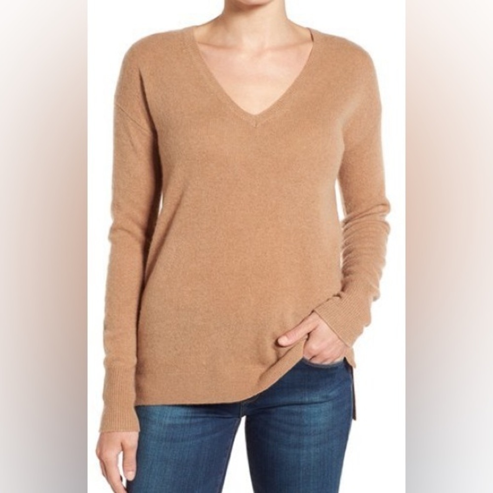 Halogen V-neck cashmere sweater